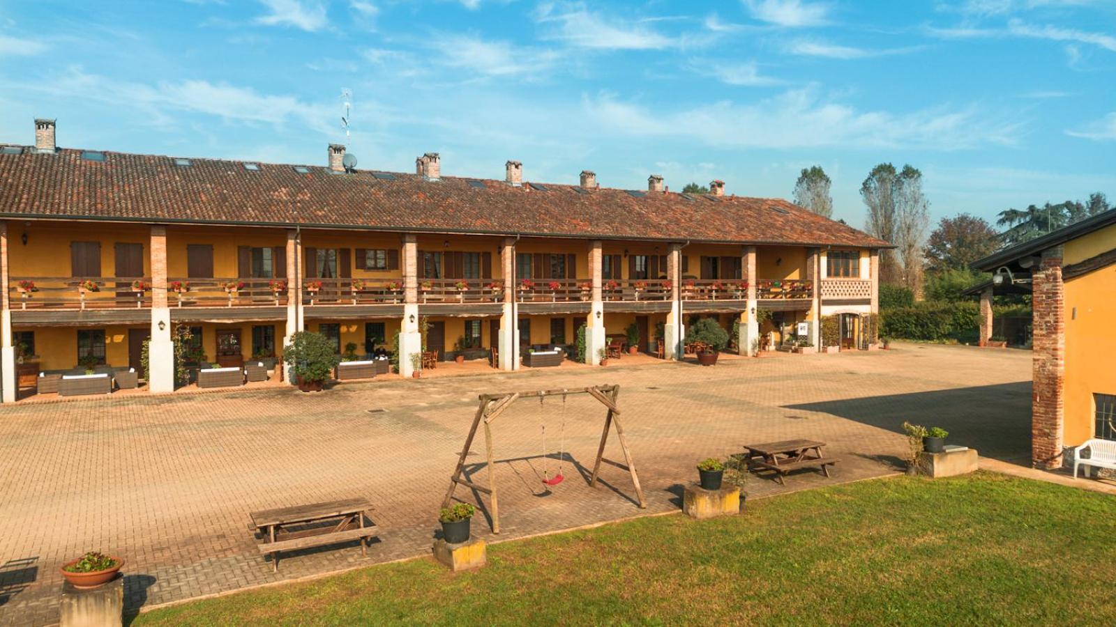Agriturismo Bassanella Treviglio Exterior foto